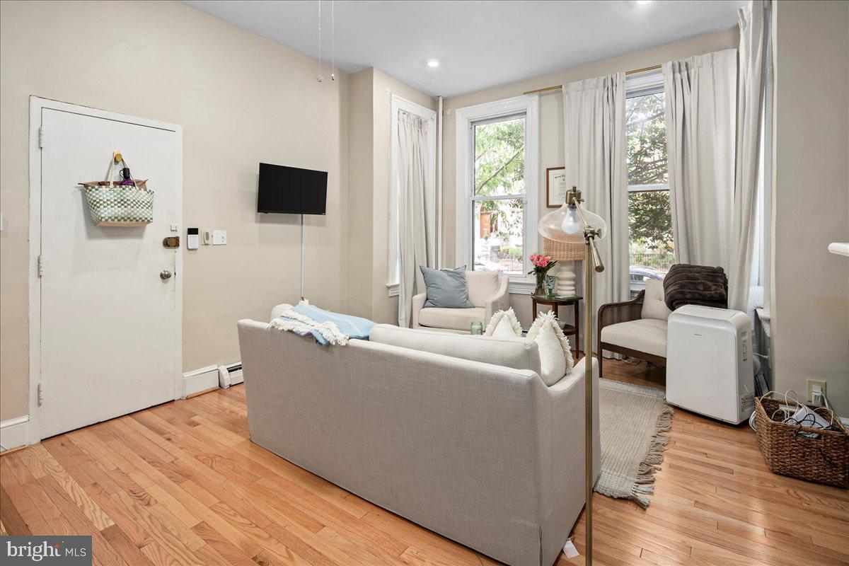 304 2ND ST SE, WASHINGTON, District Of Columbia 20003, 6 Bedrooms Bedrooms, ,4 BathroomsBathrooms,Residential,For sale,304 2ND ST SE,DCDC2209946 MLS # DCDC2209946