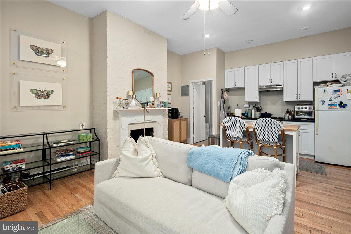 304 2ND ST SE, WASHINGTON, District Of Columbia 20003, 6 Bedrooms Bedrooms, ,4 BathroomsBathrooms,Residential,For sale,304 2ND ST SE,DCDC2209946 MLS # DCDC2209946