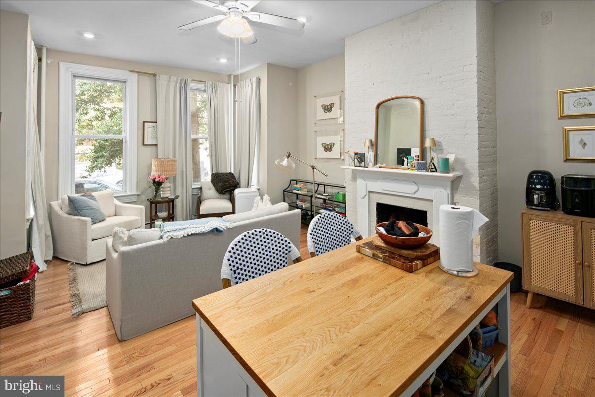 304 2ND ST SE, WASHINGTON, District Of Columbia 20003, 6 Bedrooms Bedrooms, ,4 BathroomsBathrooms,Residential,For sale,304 2ND ST SE,DCDC2209946 MLS # DCDC2209946