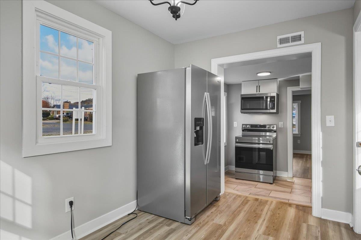 410 BRUCE ST, BRIDGEWATER, Virginia 22812, 3 Bedrooms Bedrooms, ,1 BathroomBathrooms,Residential,410 BRUCE ST,670989 MLS # 670989