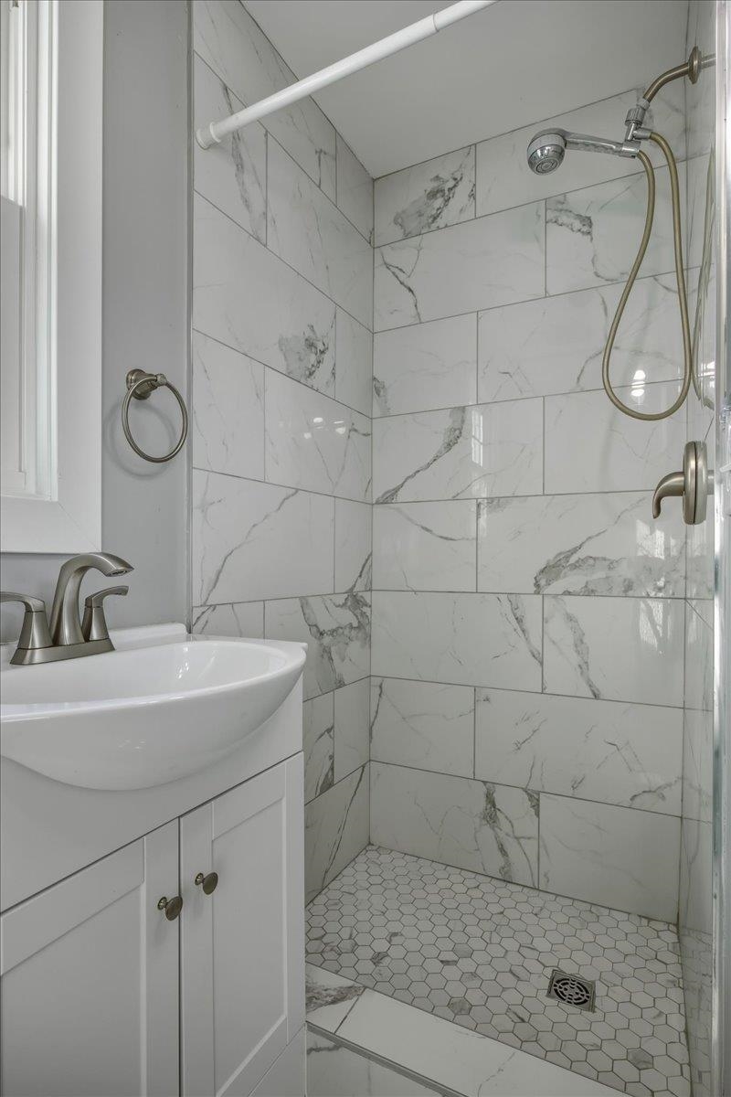 410 BRUCE ST, BRIDGEWATER, Virginia 22812, 3 Bedrooms Bedrooms, ,1 BathroomBathrooms,Residential,410 BRUCE ST,670989 MLS # 670989