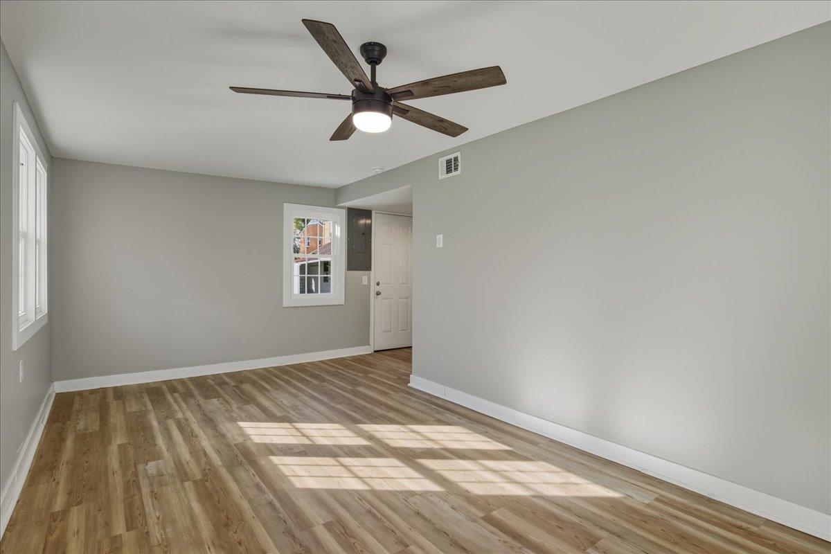 410 BRUCE ST, BRIDGEWATER, Virginia 22812, 3 Bedrooms Bedrooms, ,1 BathroomBathrooms,Residential,410 BRUCE ST,670989 MLS # 670989