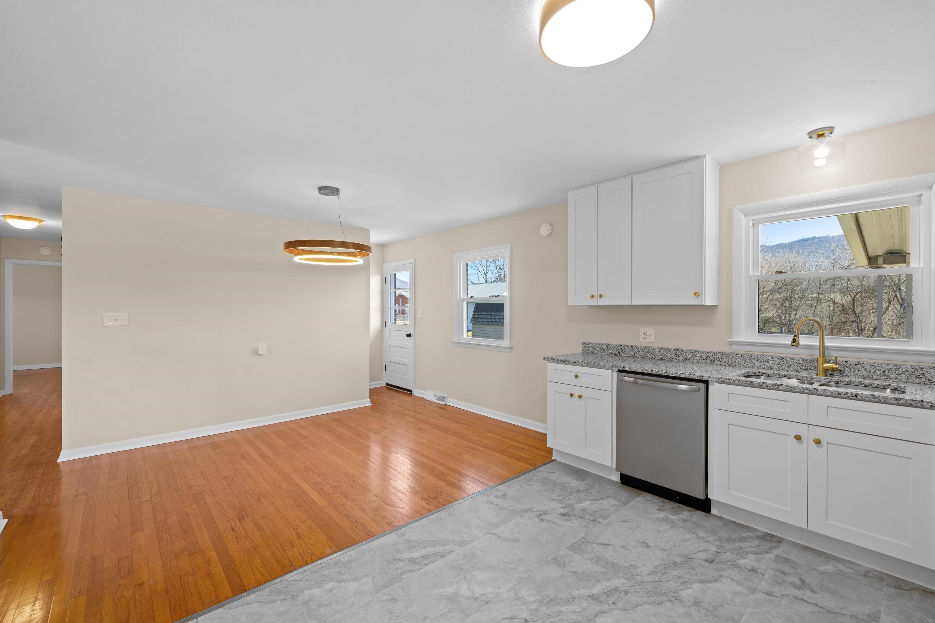 1726 MOUNTAIN VALLEY RD, KEEZLETOWN, Virginia 22832, 3 Bedrooms Bedrooms, ,2 BathroomsBathrooms,Residential,1726 MOUNTAIN VALLEY RD,671524 MLS # 671524