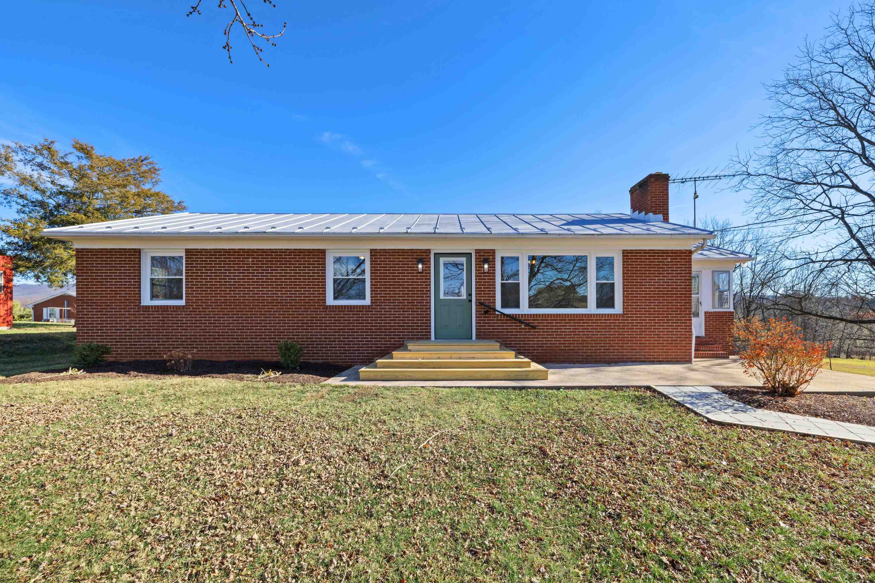 1726 MOUNTAIN VALLEY RD, KEEZLETOWN, Virginia 22832, 3 Bedrooms Bedrooms, ,2 BathroomsBathrooms,Residential,1726 MOUNTAIN VALLEY RD,671524 MLS # 671524