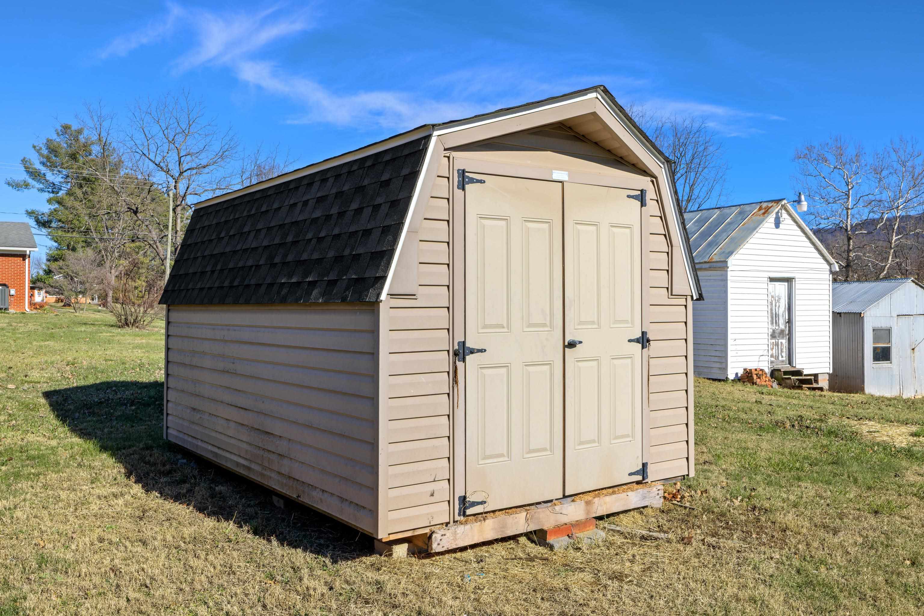 1726 MOUNTAIN VALLEY RD, KEEZLETOWN, Virginia 22832, 3 Bedrooms Bedrooms, ,2 BathroomsBathrooms,Residential,1726 MOUNTAIN VALLEY RD,671524 MLS # 671524