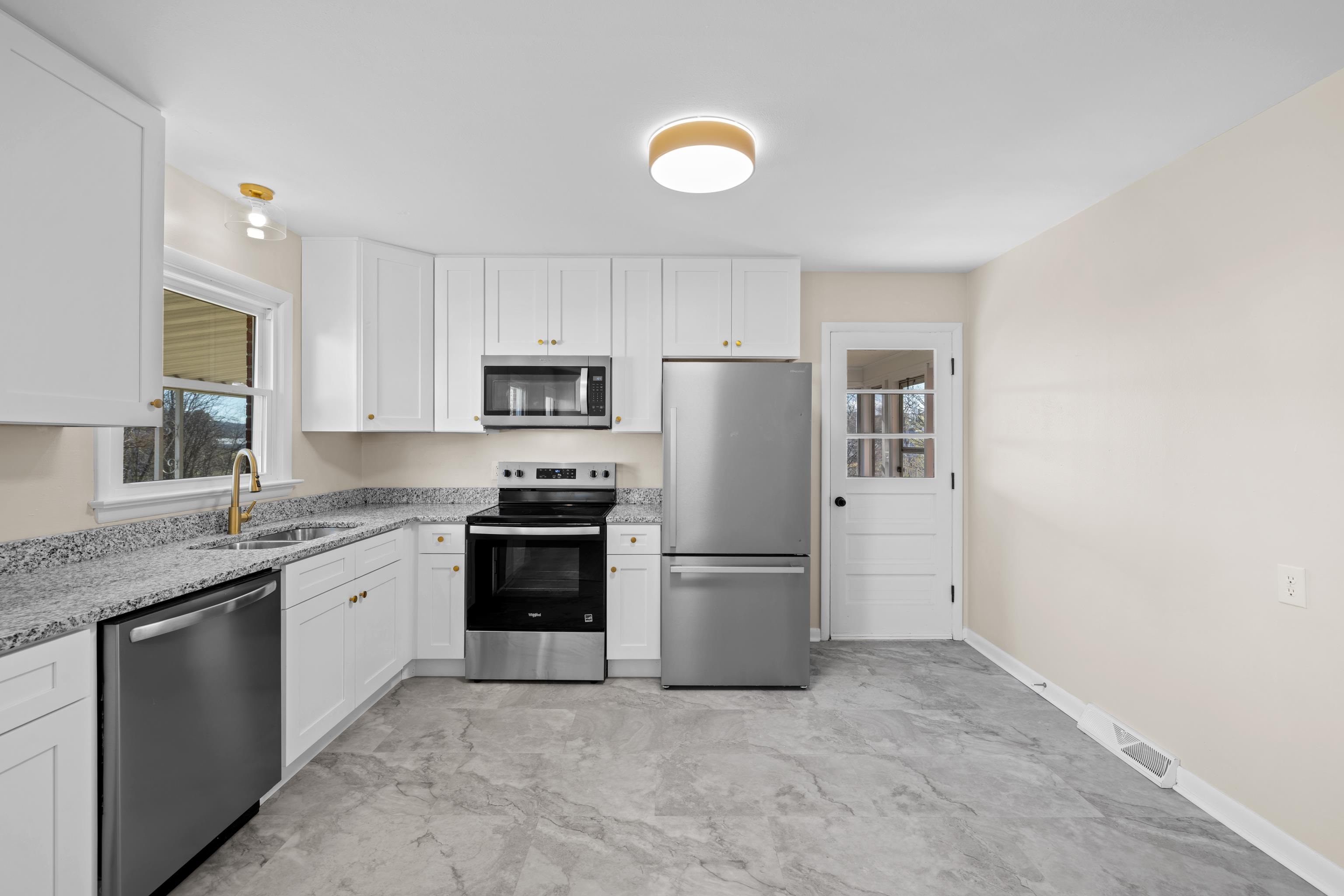 1726 MOUNTAIN VALLEY RD, KEEZLETOWN, Virginia 22832, 3 Bedrooms Bedrooms, ,2 BathroomsBathrooms,Residential,1726 MOUNTAIN VALLEY RD,671524 MLS # 671524