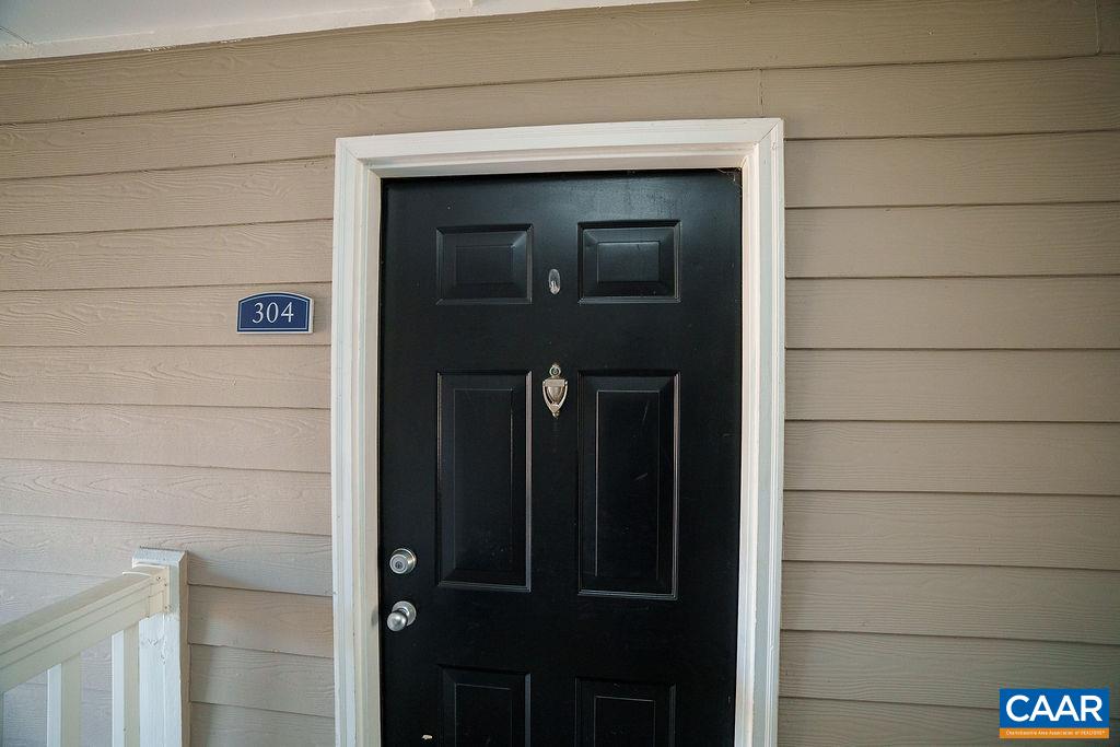 175 YELLOWSTONE DR, CHARLOTTESVILLE, Virginia 22903, 1 Bedroom Bedrooms, ,1 BathroomBathrooms,Residential,175 YELLOWSTONE DR,671875 MLS # 671875