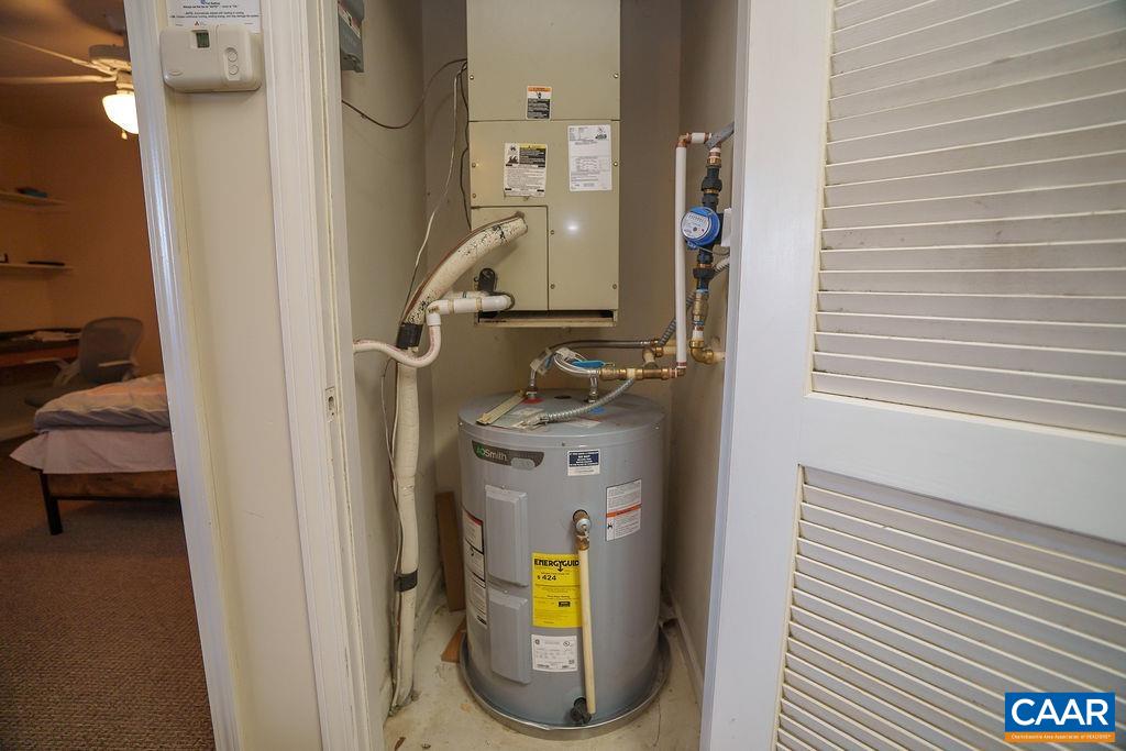 175 YELLOWSTONE DR, CHARLOTTESVILLE, Virginia 22903, 1 Bedroom Bedrooms, ,1 BathroomBathrooms,Residential,175 YELLOWSTONE DR,671875 MLS # 671875