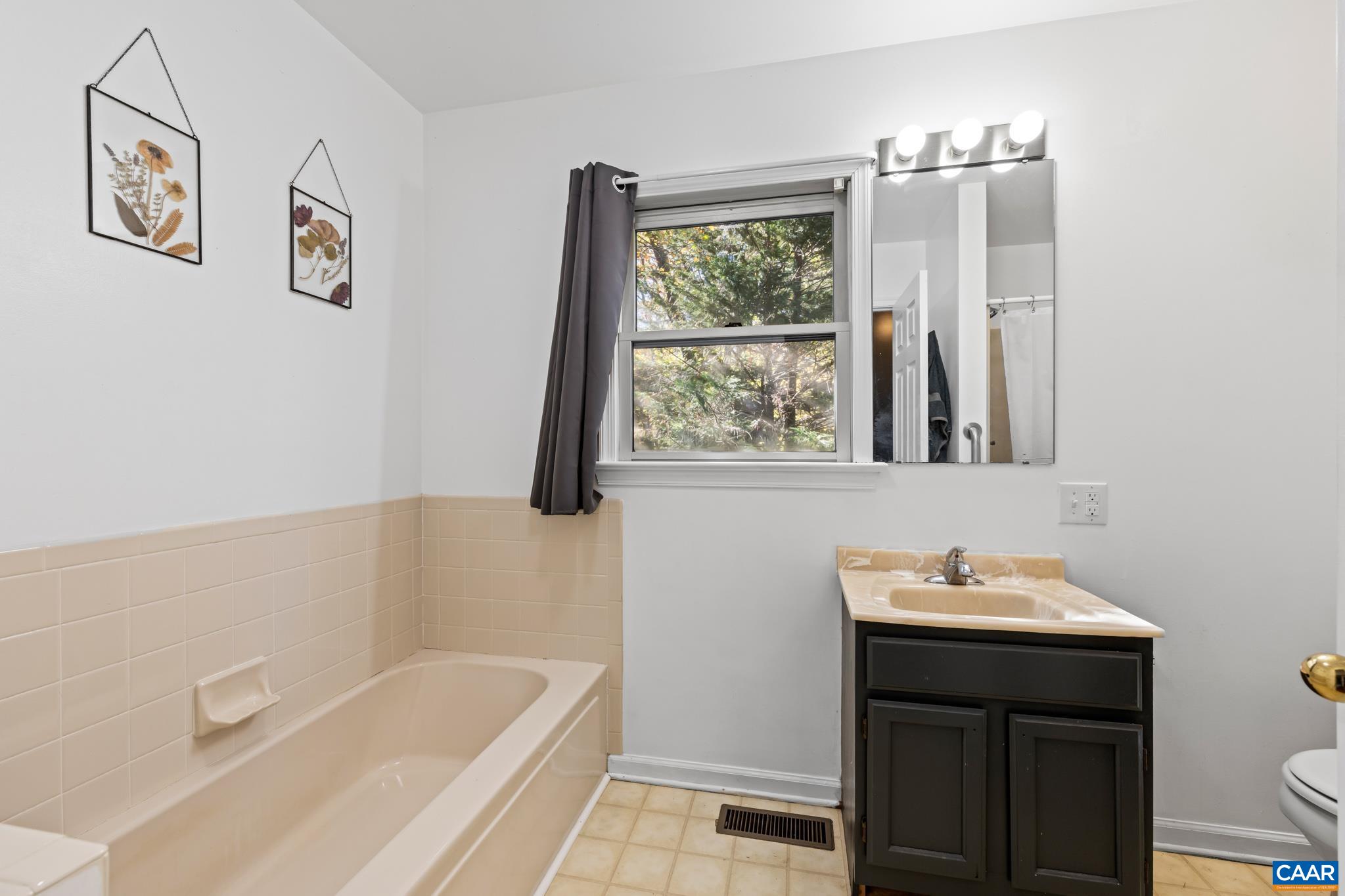 107 PINE BLUFF RD, RUCKERSVILLE, Virginia 22968, 3 Bedrooms Bedrooms, ,2 BathroomsBathrooms,Residential,Lakefront A-Frame,107 PINE BLUFF RD,671886 MLS # 671886