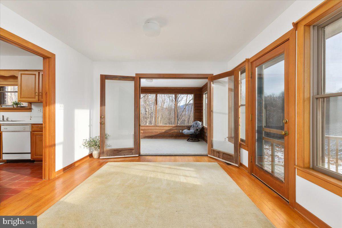 472 WESLEY LN, BENTONVILLE, Virginia 22610, 3 Bedrooms Bedrooms, ,3 BathroomsBathrooms,Residential,For sale,472 WESLEY LN,VAWR2012744 MLS # VAWR2012744