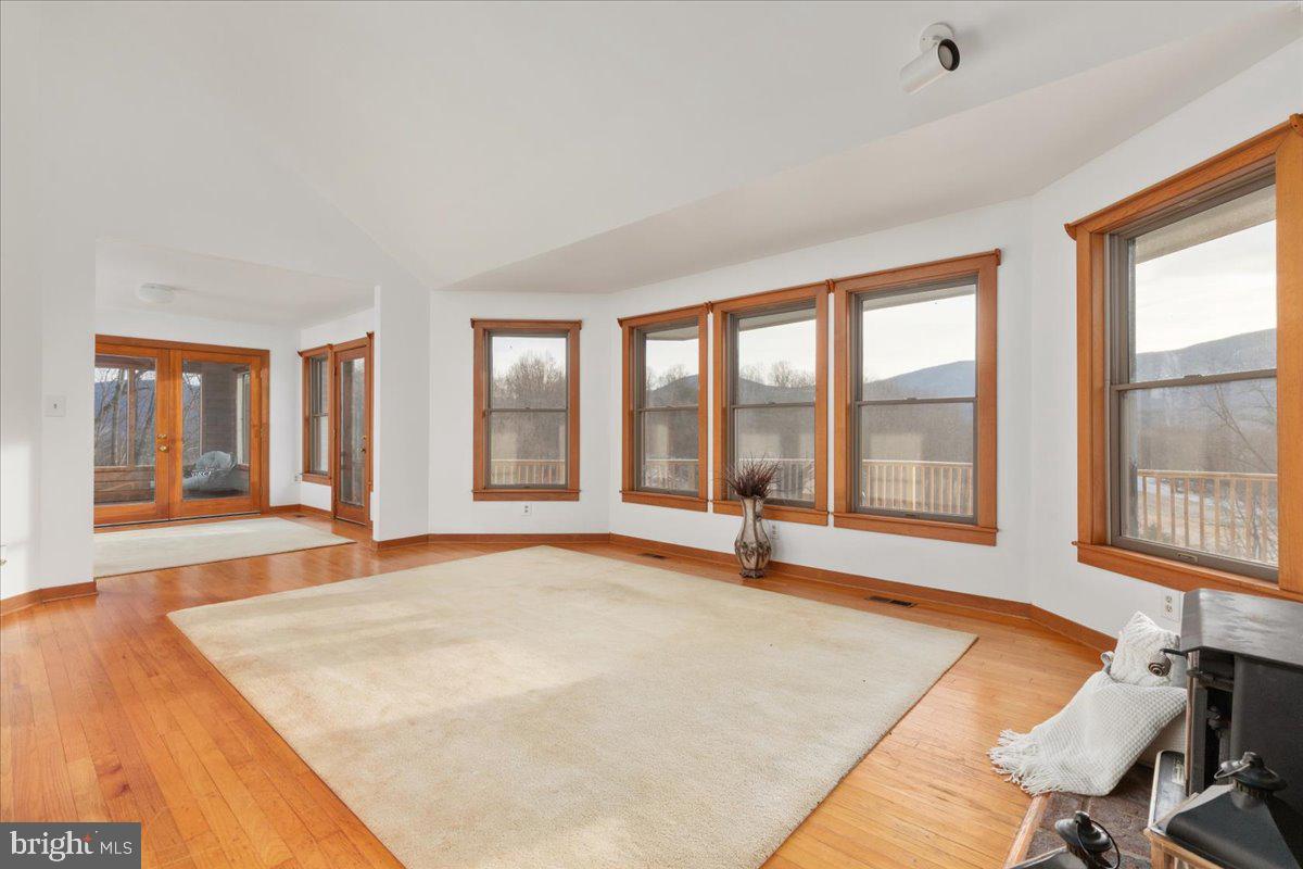 472 WESLEY LN, BENTONVILLE, Virginia 22610, 3 Bedrooms Bedrooms, ,3 BathroomsBathrooms,Residential,For sale,472 WESLEY LN,VAWR2012744 MLS # VAWR2012744