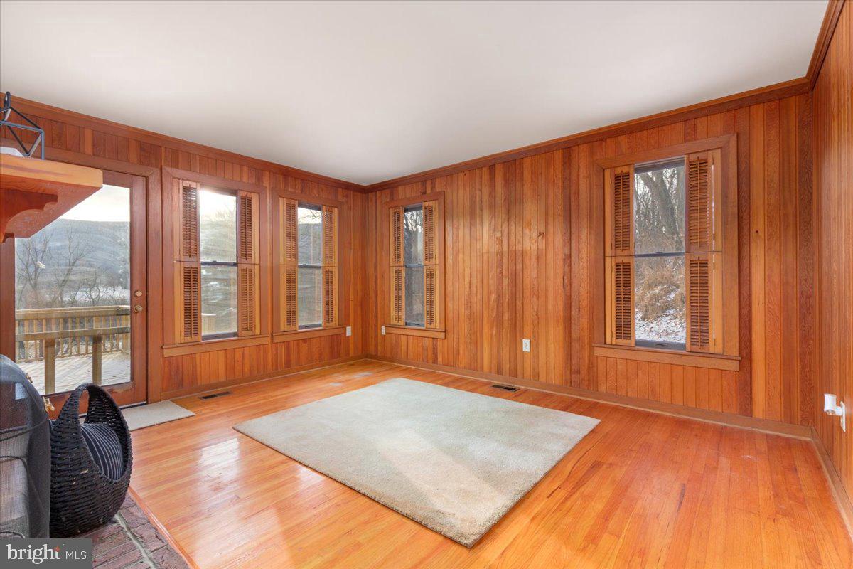 472 WESLEY LN, BENTONVILLE, Virginia 22610, 3 Bedrooms Bedrooms, ,3 BathroomsBathrooms,Residential,For sale,472 WESLEY LN,VAWR2012744 MLS # VAWR2012744