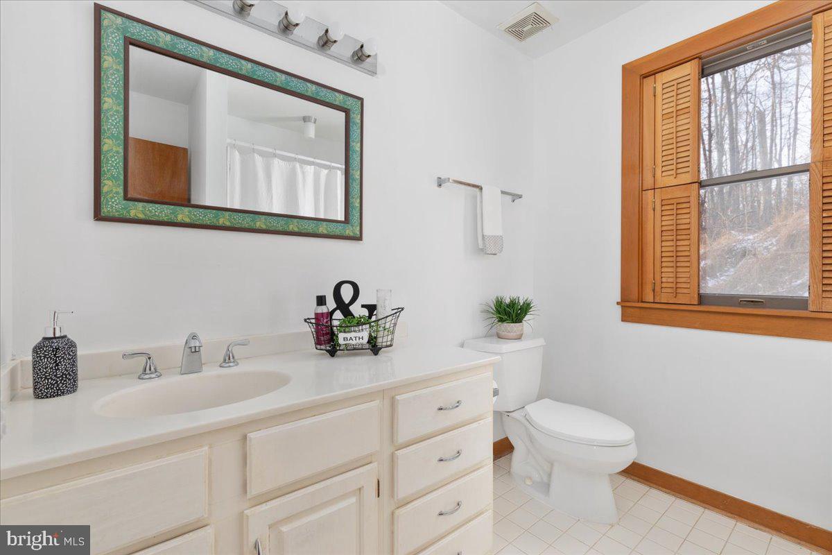 472 WESLEY LN, BENTONVILLE, Virginia 22610, 3 Bedrooms Bedrooms, ,3 BathroomsBathrooms,Residential,For sale,472 WESLEY LN,VAWR2012744 MLS # VAWR2012744