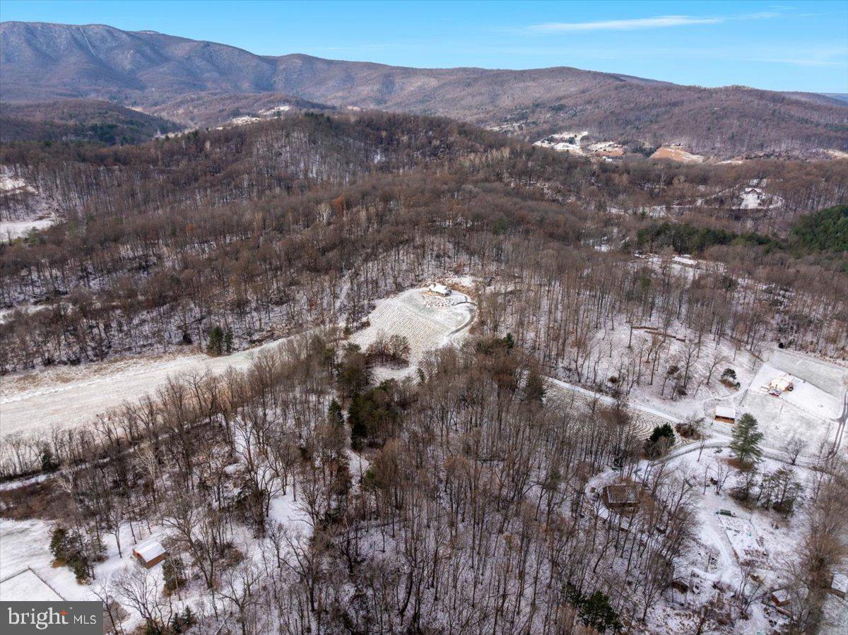 472 WESLEY LN, BENTONVILLE, Virginia 22610, 3 Bedrooms Bedrooms, ,3 BathroomsBathrooms,Residential,For sale,472 WESLEY LN,VAWR2012744 MLS # VAWR2012744