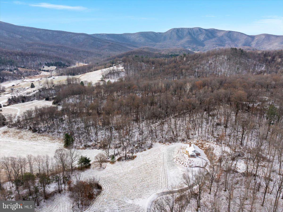 472 WESLEY LN, BENTONVILLE, Virginia 22610, 3 Bedrooms Bedrooms, ,3 BathroomsBathrooms,Residential,For sale,472 WESLEY LN,VAWR2012744 MLS # VAWR2012744