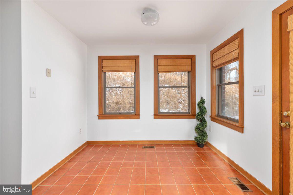 472 WESLEY LN, BENTONVILLE, Virginia 22610, 3 Bedrooms Bedrooms, ,3 BathroomsBathrooms,Residential,For sale,472 WESLEY LN,VAWR2012744 MLS # VAWR2012744