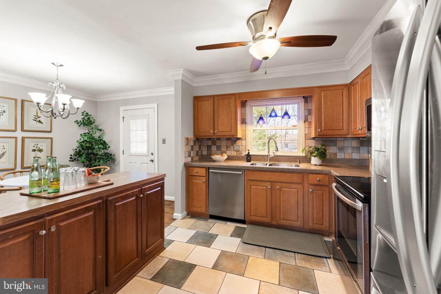 6101 BRIARVIEW CT, ALEXANDRIA, Virginia 22310, 3 Bedrooms Bedrooms, ,2 BathroomsBathrooms,Residential,For sale,6101 BRIARVIEW CT,VAFX2279628 MLS # VAFX2279628