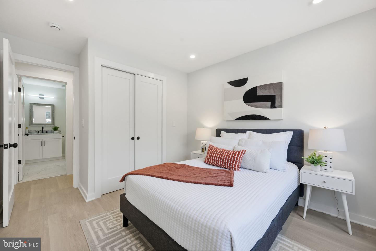 2606 41ST ST NW #2, WASHINGTON, District Of Columbia 20007, 2 Bedrooms Bedrooms, ,2 BathroomsBathrooms,Residential,For sale,2606 41ST ST NW #2,DCDC2233990 MLS # DCDC2233990