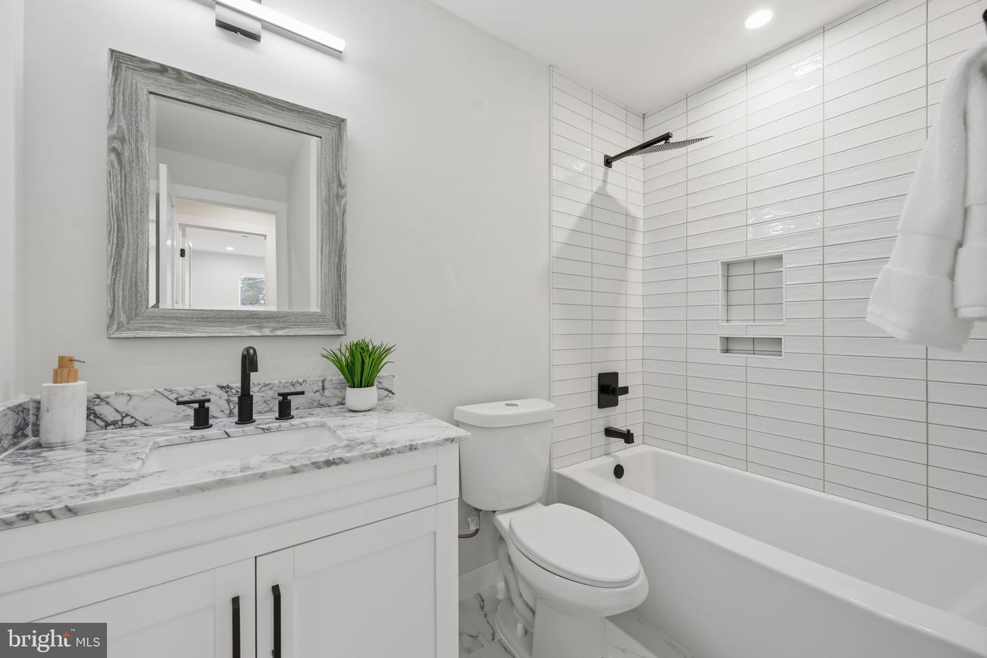 2606 41ST ST NW #2, WASHINGTON, District Of Columbia 20007, 2 Bedrooms Bedrooms, ,2 BathroomsBathrooms,Residential,For sale,2606 41ST ST NW #2,DCDC2233990 MLS # DCDC2233990