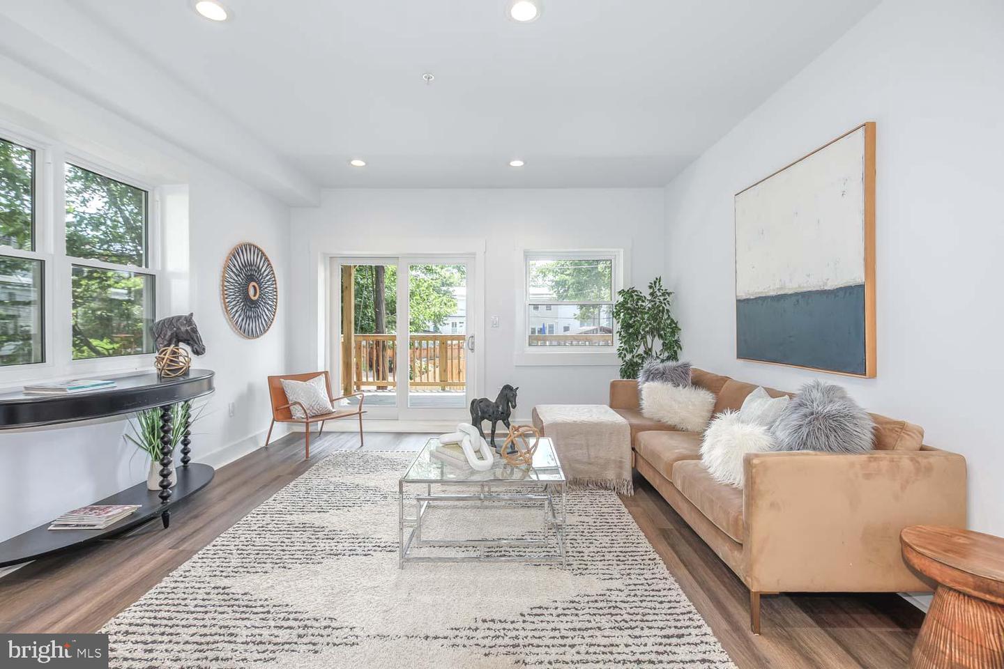 424 TAYLOR ST NW #1, WASHINGTON, District Of Columbia 20011, 3 Bedrooms Bedrooms, ,2 BathroomsBathrooms,Residential,For sale,424 TAYLOR ST NW #1,DCDC2235102 MLS # DCDC2235102