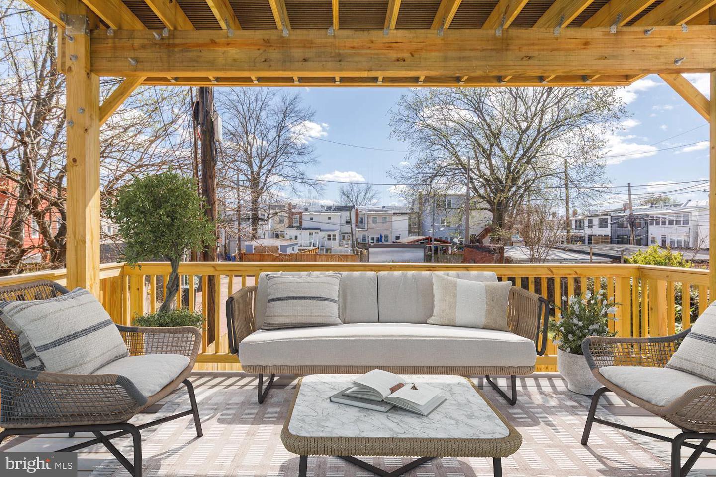 424 TAYLOR ST NW #1, WASHINGTON, District Of Columbia 20011, 3 Bedrooms Bedrooms, ,2 BathroomsBathrooms,Residential,For sale,424 TAYLOR ST NW #1,DCDC2235102 MLS # DCDC2235102