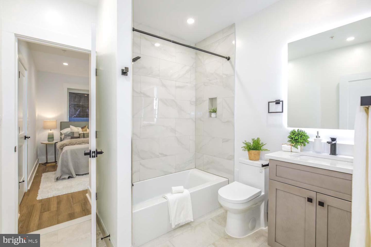 424 TAYLOR ST NW #1, WASHINGTON, District Of Columbia 20011, 3 Bedrooms Bedrooms, ,2 BathroomsBathrooms,Residential,For sale,424 TAYLOR ST NW #1,DCDC2235102 MLS # DCDC2235102