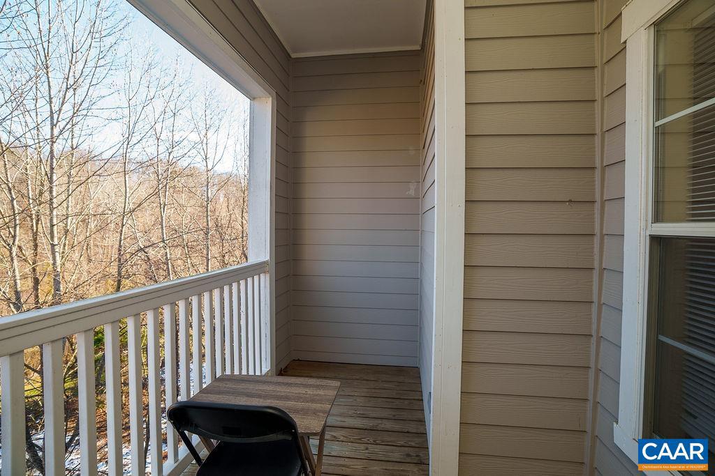 175 YELLOWSTONE DR #304, CHARLOTTESVILLE, Virginia 22903, 1 Bedroom Bedrooms, ,1 BathroomBathrooms,Residential,For sale,175 YELLOWSTONE DR #304,671875 MLS # 671875