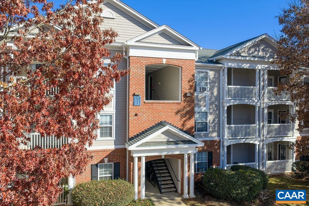175 YELLOWSTONE DR #304, CHARLOTTESVILLE, Virginia 22903, 1 Bedroom Bedrooms, ,1 BathroomBathrooms,Residential,For sale,175 YELLOWSTONE DR #304,671875 MLS # 671875