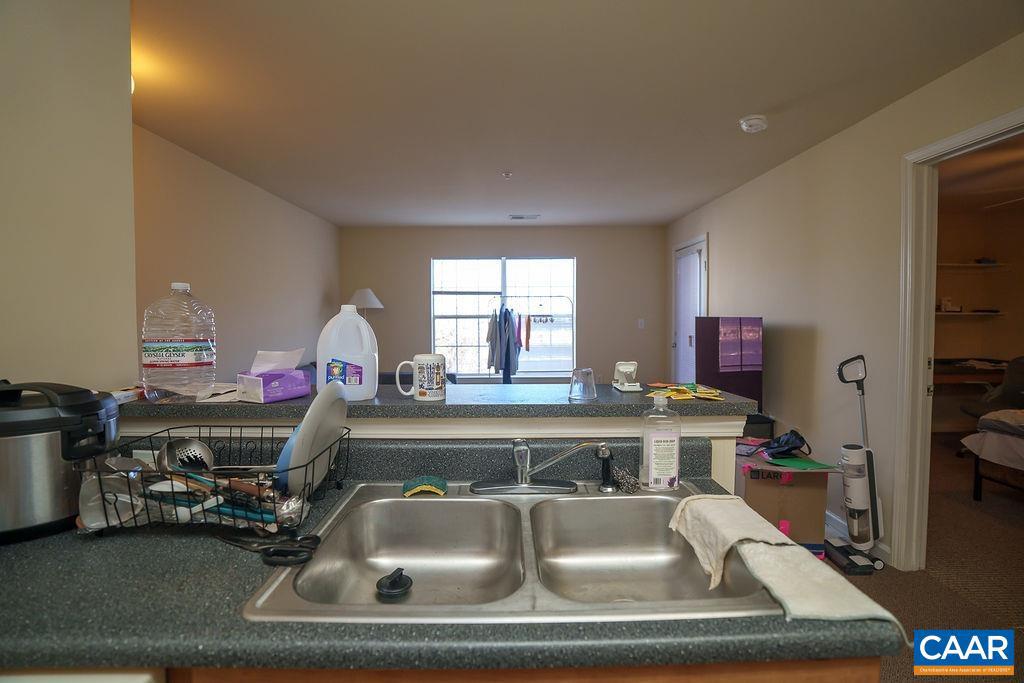 175 YELLOWSTONE DR #304, CHARLOTTESVILLE, Virginia 22903, 1 Bedroom Bedrooms, ,1 BathroomBathrooms,Residential,For sale,175 YELLOWSTONE DR #304,671875 MLS # 671875