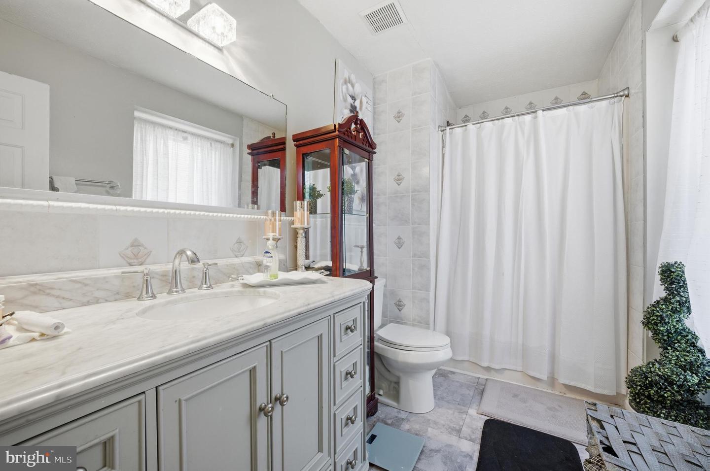 24 KETTERING LN, HAMPTON, Virginia 23666, 3 Bedrooms Bedrooms, ,2 BathroomsBathrooms,Residential,For sale,24 KETTERING LN,VAHM2000110 MLS # VAHM2000110