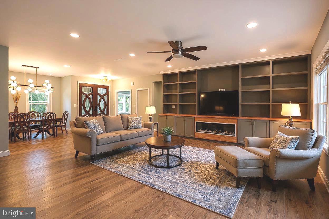 14051 HEATHERS OVERLOOK CT, NOKESVILLE, Virginia 20181, 4 Bedrooms Bedrooms, ,4 BathroomsBathrooms,Residential,For sale,14051 HEATHERS OVERLOOK CT,VAPW2109224 MLS # VAPW2109224