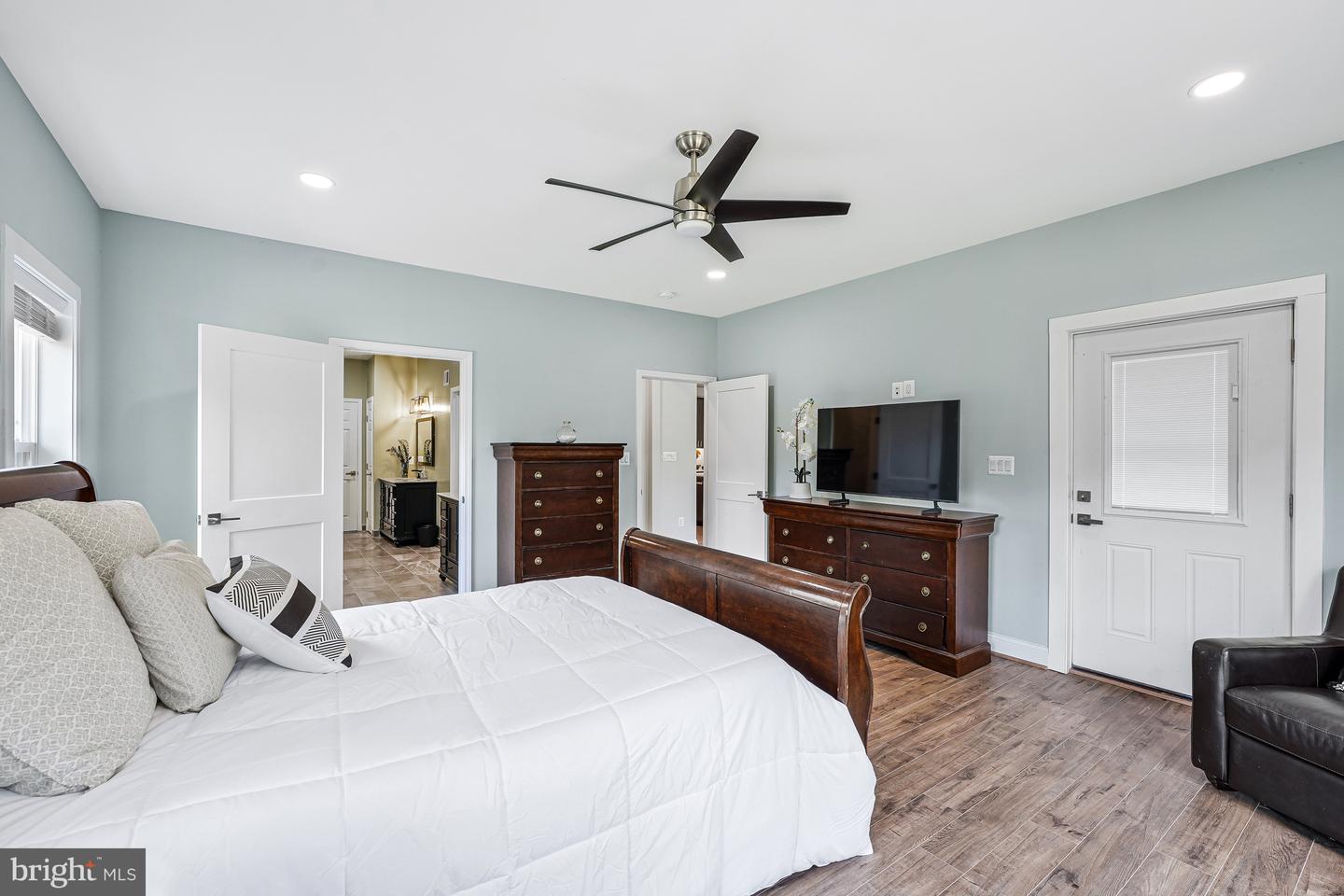 14051 HEATHERS OVERLOOK CT, NOKESVILLE, Virginia 20181, 4 Bedrooms Bedrooms, ,4 BathroomsBathrooms,Residential,For sale,14051 HEATHERS OVERLOOK CT,VAPW2109224 MLS # VAPW2109224