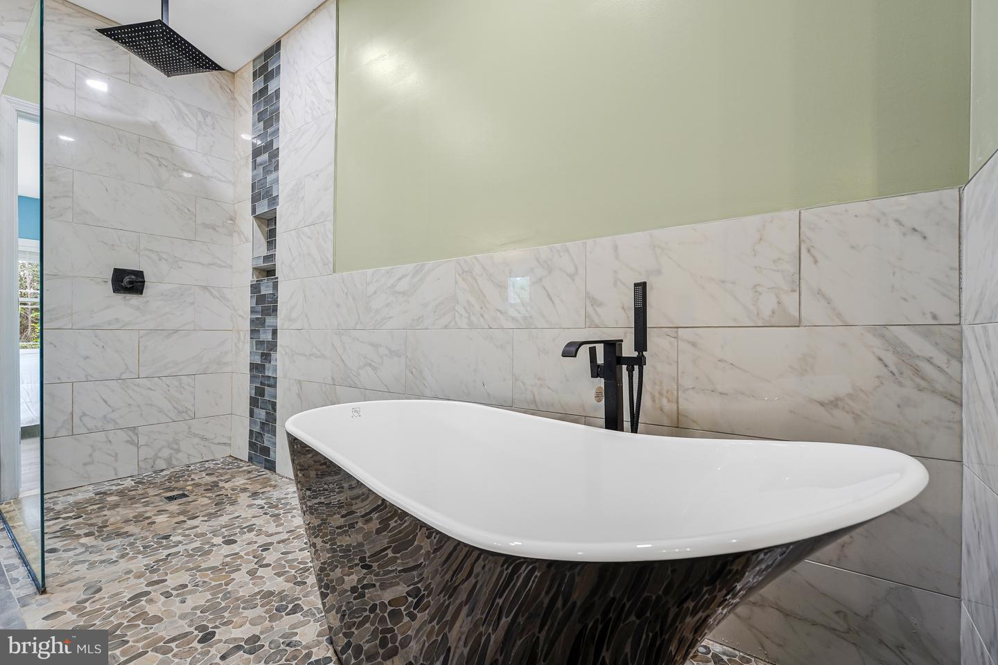 14051 HEATHERS OVERLOOK CT, NOKESVILLE, Virginia 20181, 4 Bedrooms Bedrooms, ,4 BathroomsBathrooms,Residential,For sale,14051 HEATHERS OVERLOOK CT,VAPW2109224 MLS # VAPW2109224