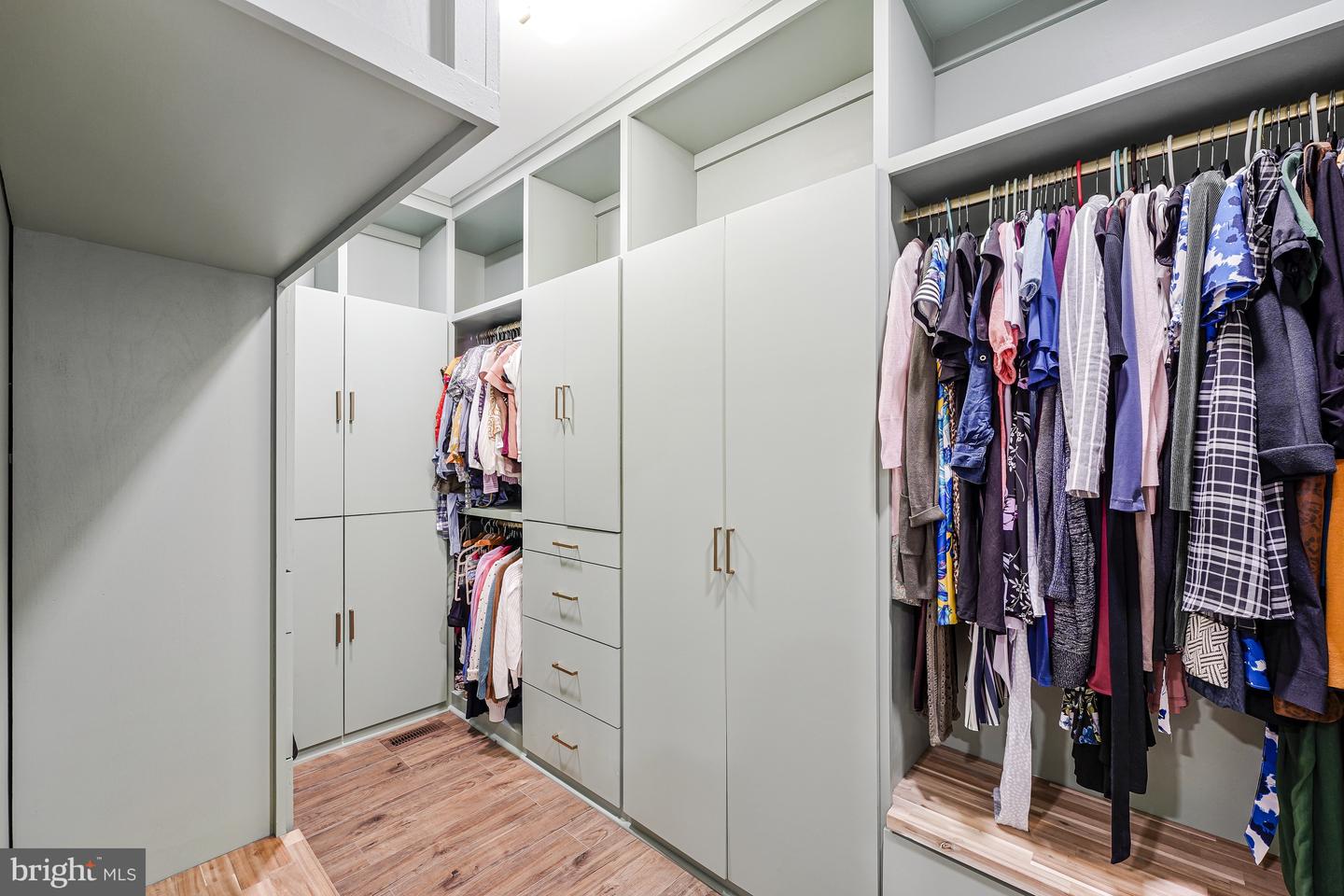 14051 HEATHERS OVERLOOK CT, NOKESVILLE, Virginia 20181, 4 Bedrooms Bedrooms, ,4 BathroomsBathrooms,Residential,For sale,14051 HEATHERS OVERLOOK CT,VAPW2109224 MLS # VAPW2109224