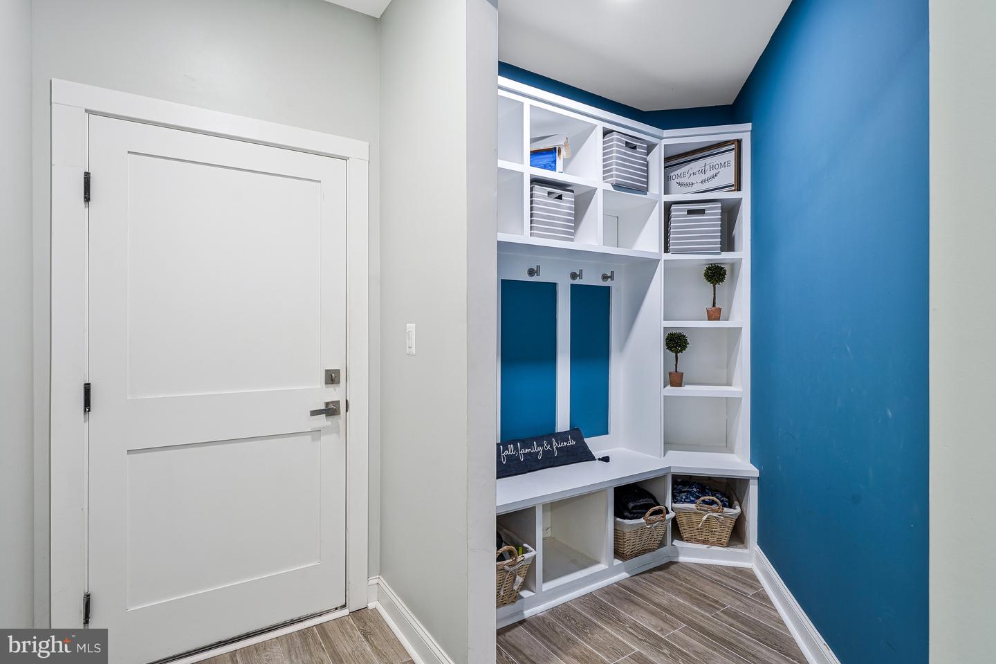 14051 HEATHERS OVERLOOK CT, NOKESVILLE, Virginia 20181, 4 Bedrooms Bedrooms, ,4 BathroomsBathrooms,Residential,For sale,14051 HEATHERS OVERLOOK CT,VAPW2109224 MLS # VAPW2109224