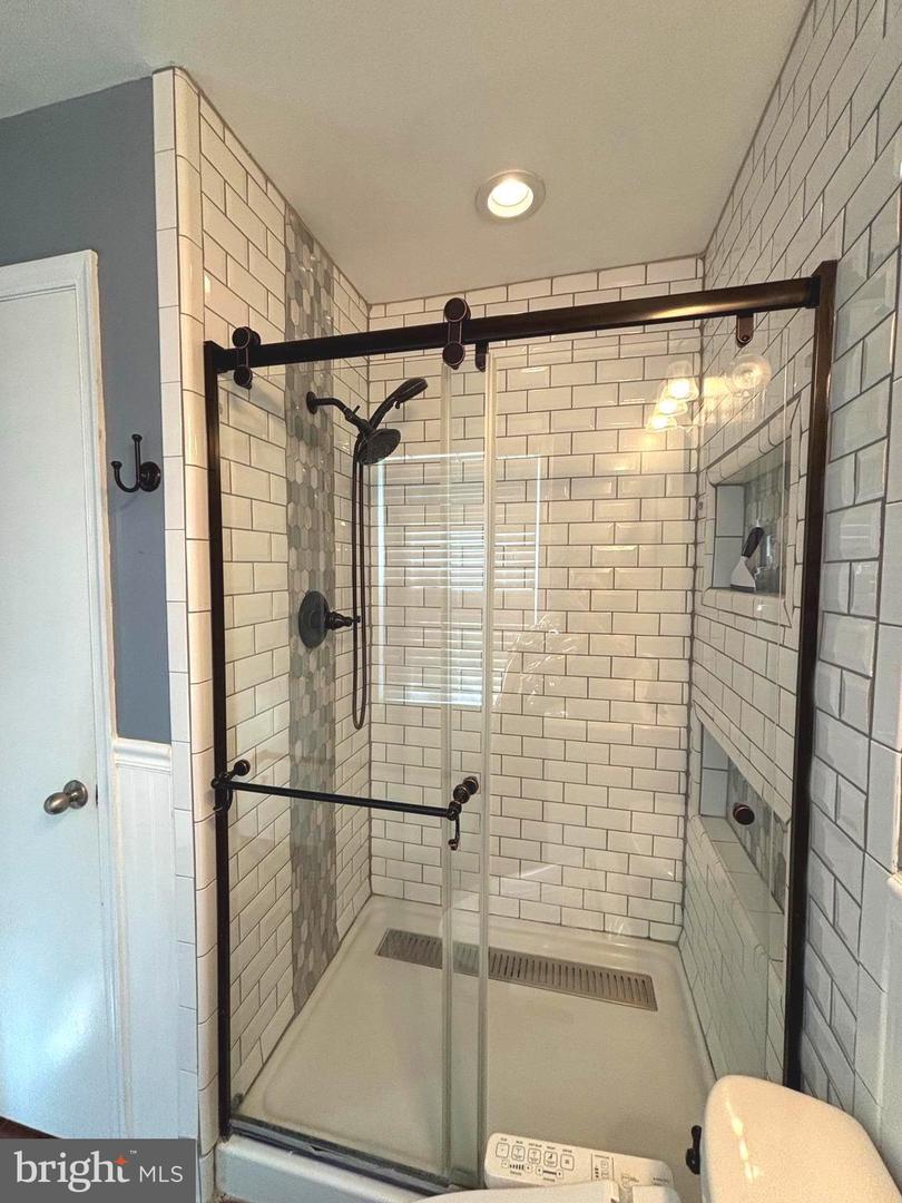 2847 SEMINOLE RD, WOODBRIDGE, Virginia 22192, 3 Bedrooms Bedrooms, ,2 BathroomsBathrooms,Residential,For sale,2847 SEMINOLE RD,VAPW2098506 MLS # VAPW2098506