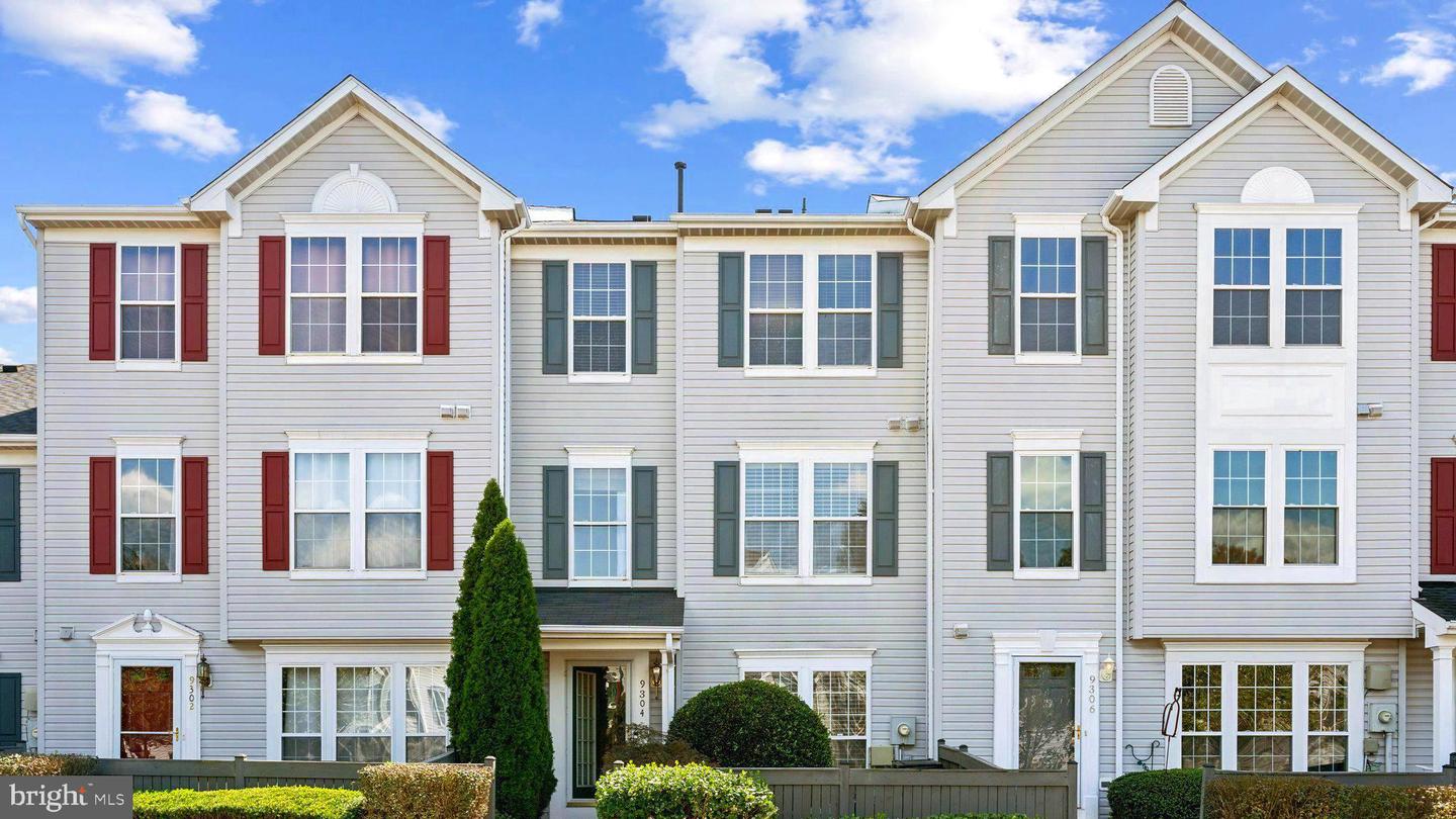 9304 WITCH HAZEL WAY, MANASSAS, Virginia 20110, 3 Bedrooms Bedrooms, ,2 BathroomsBathrooms,Residential,For sale,9304 WITCH HAZEL WAY,VAMN2009636 MLS # VAMN2009636