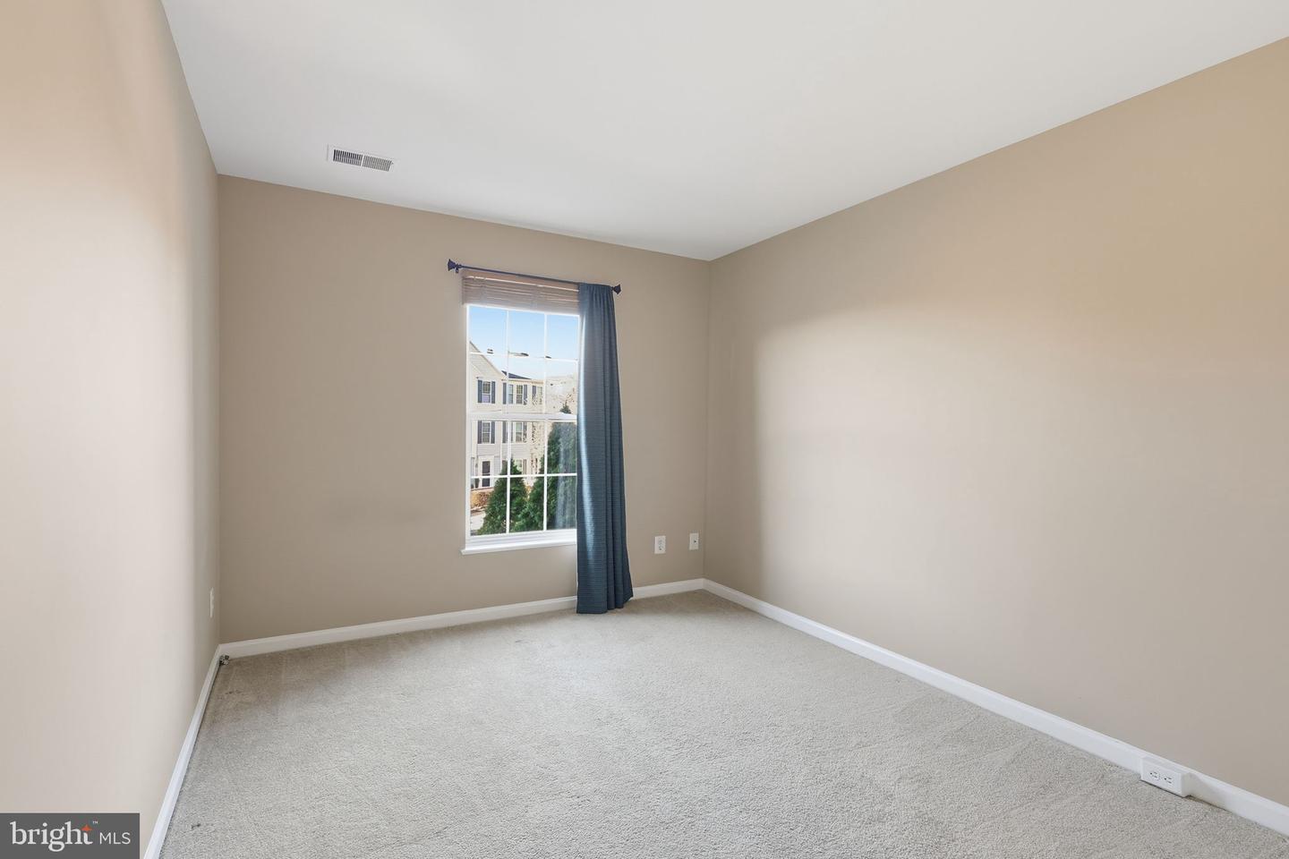 9304 WITCH HAZEL WAY, MANASSAS, Virginia 20110, 3 Bedrooms Bedrooms, ,2 BathroomsBathrooms,Residential,For sale,9304 WITCH HAZEL WAY,VAMN2009636 MLS # VAMN2009636