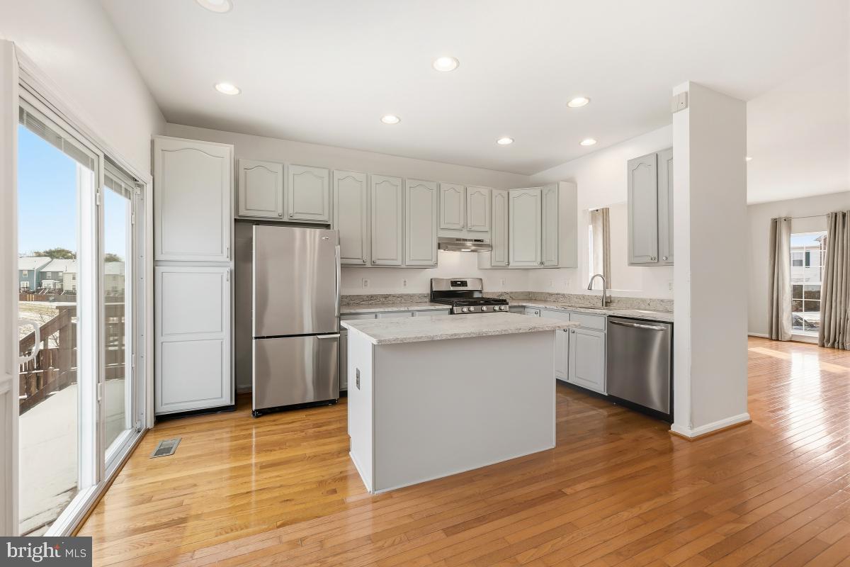 12827 HUNTERBROOK DR, WOODBRIDGE, Virginia 22192, 3 Bedrooms Bedrooms, 11 Rooms Rooms,2 BathroomsBathrooms,Residential,For sale,12827 HUNTERBROOK DR,VAPW2108156 MLS # VAPW2108156 12827 HUNTERBROOK DR, WOODBRIDGE, Virginia 22192, 3 Bedrooms Bedrooms, 11 Rooms Rooms,2 BathroomsBathrooms,Residential,For sale,12827 HUNTERBROOK DR,VAPW2108156 MLS # VAPW2108156