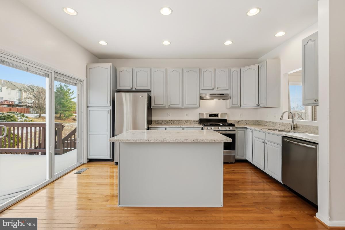 12827 HUNTERBROOK DR, WOODBRIDGE, Virginia 22192, 3 Bedrooms Bedrooms, 11 Rooms Rooms,2 BathroomsBathrooms,Residential,For sale,12827 HUNTERBROOK DR,VAPW2108156 MLS # VAPW2108156 12827 HUNTERBROOK DR, WOODBRIDGE, Virginia 22192, 3 Bedrooms Bedrooms, 11 Rooms Rooms,2 BathroomsBathrooms,Residential,For sale,12827 HUNTERBROOK DR,VAPW2108156 MLS # VAPW2108156