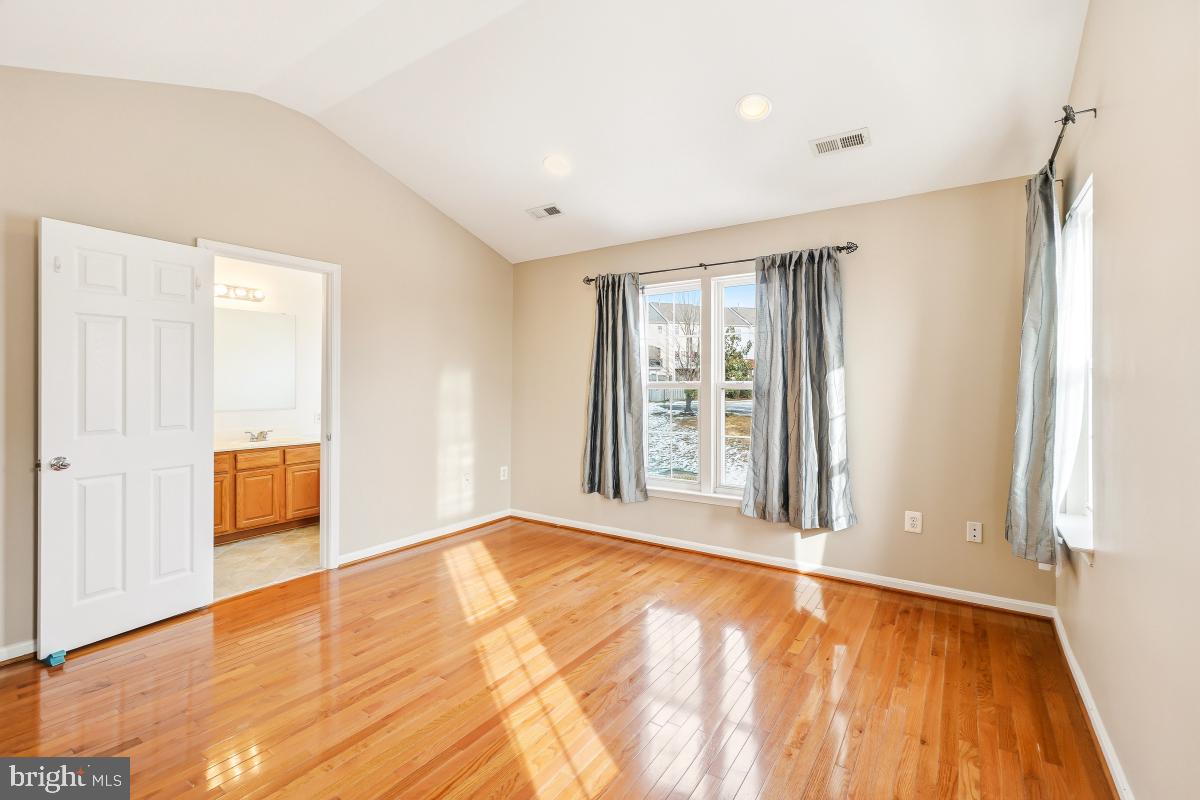 12827 HUNTERBROOK DR, WOODBRIDGE, Virginia 22192, 3 Bedrooms Bedrooms, 11 Rooms Rooms,2 BathroomsBathrooms,Residential,For sale,12827 HUNTERBROOK DR,VAPW2108156 MLS # VAPW2108156 12827 HUNTERBROOK DR, WOODBRIDGE, Virginia 22192, 3 Bedrooms Bedrooms, 11 Rooms Rooms,2 BathroomsBathrooms,Residential,For sale,12827 HUNTERBROOK DR,VAPW2108156 MLS # VAPW2108156