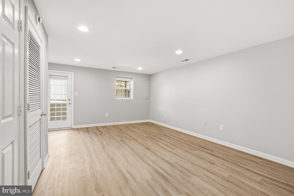 12827 HUNTERBROOK DR, WOODBRIDGE, Virginia 22192, 3 Bedrooms Bedrooms, 11 Rooms Rooms,2 BathroomsBathrooms,Residential,For sale,12827 HUNTERBROOK DR,VAPW2108156 MLS # VAPW2108156 12827 HUNTERBROOK DR, WOODBRIDGE, Virginia 22192, 3 Bedrooms Bedrooms, 11 Rooms Rooms,2 BathroomsBathrooms,Residential,For sale,12827 HUNTERBROOK DR,VAPW2108156 MLS # VAPW2108156