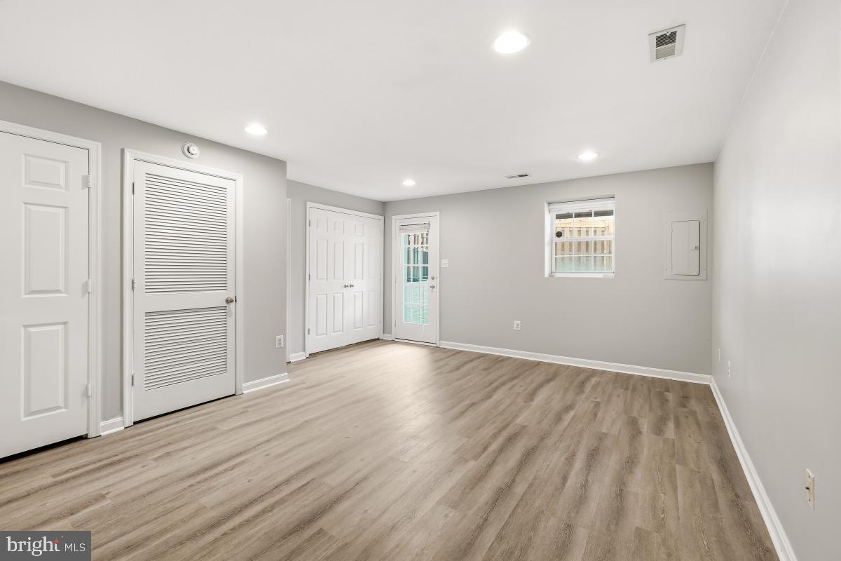 12827 HUNTERBROOK DR, WOODBRIDGE, Virginia 22192, 3 Bedrooms Bedrooms, 11 Rooms Rooms,2 BathroomsBathrooms,Residential,For sale,12827 HUNTERBROOK DR,VAPW2108156 MLS # VAPW2108156 12827 HUNTERBROOK DR, WOODBRIDGE, Virginia 22192, 3 Bedrooms Bedrooms, 11 Rooms Rooms,2 BathroomsBathrooms,Residential,For sale,12827 HUNTERBROOK DR,VAPW2108156 MLS # VAPW2108156