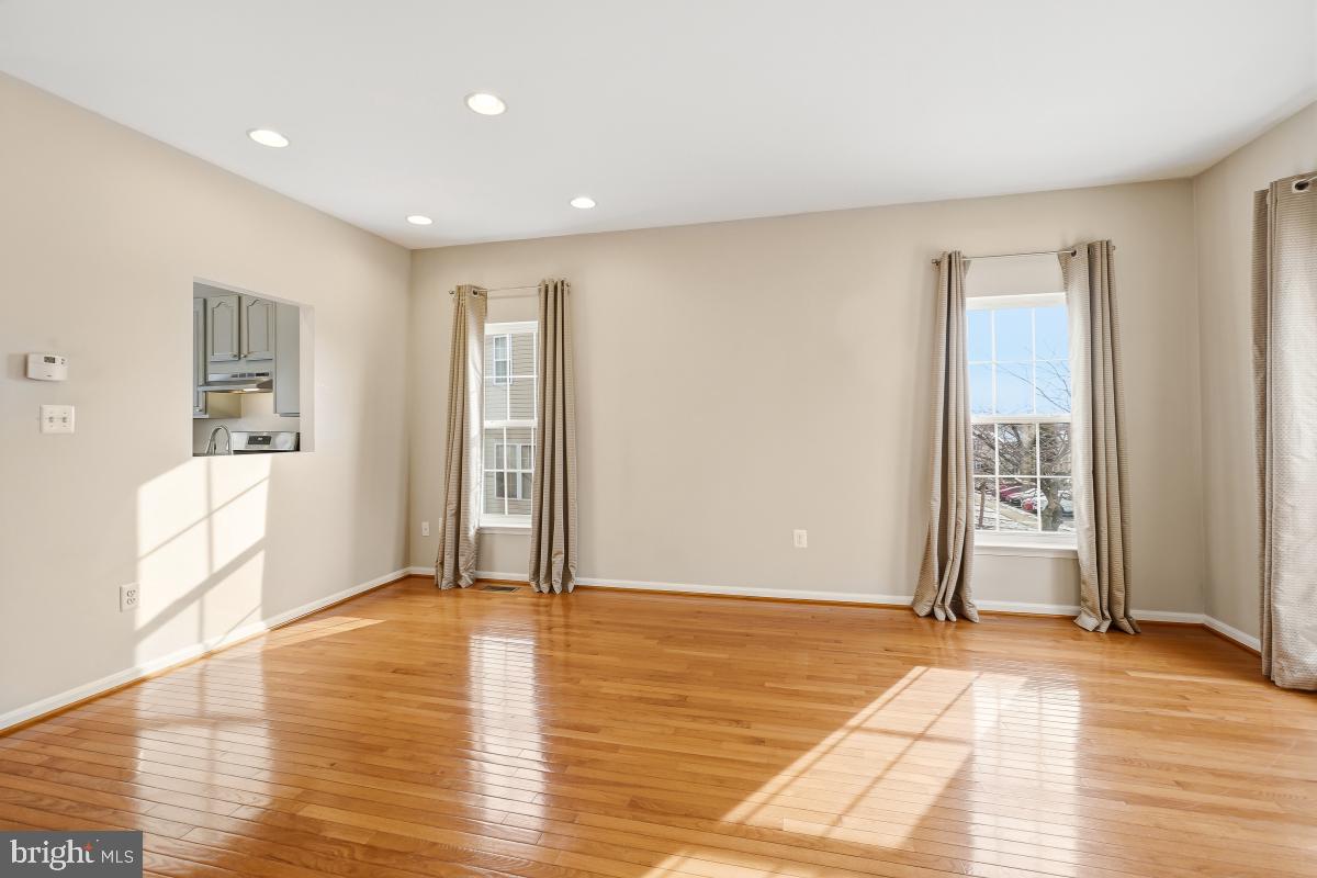 12827 HUNTERBROOK DR, WOODBRIDGE, Virginia 22192, 3 Bedrooms Bedrooms, 11 Rooms Rooms,2 BathroomsBathrooms,Residential,For sale,12827 HUNTERBROOK DR,VAPW2108156 MLS # VAPW2108156 12827 HUNTERBROOK DR, WOODBRIDGE, Virginia 22192, 3 Bedrooms Bedrooms, 11 Rooms Rooms,2 BathroomsBathrooms,Residential,For sale,12827 HUNTERBROOK DR,VAPW2108156 MLS # VAPW2108156