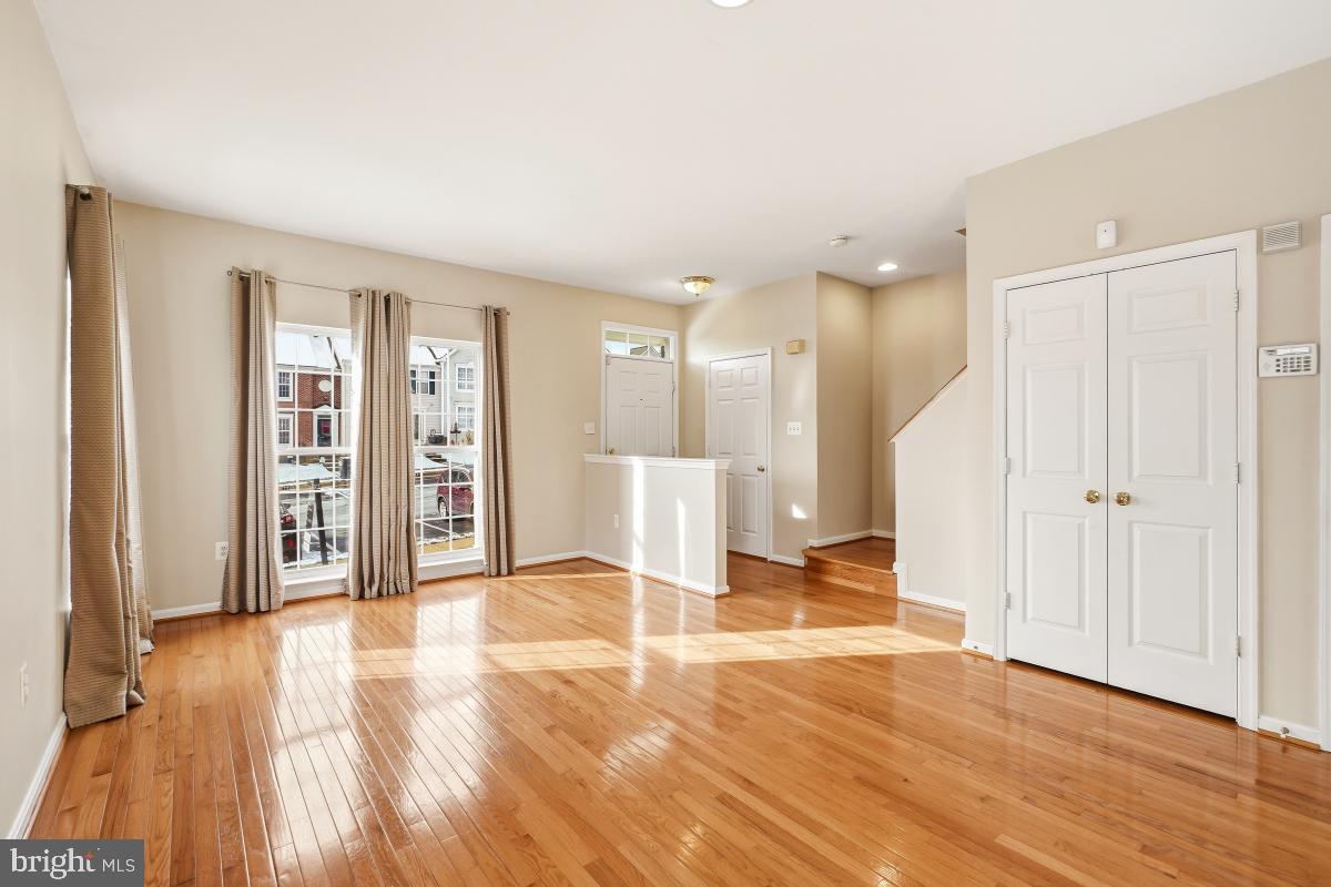 12827 HUNTERBROOK DR, WOODBRIDGE, Virginia 22192, 3 Bedrooms Bedrooms, 11 Rooms Rooms,2 BathroomsBathrooms,Residential,For sale,12827 HUNTERBROOK DR,VAPW2108156 MLS # VAPW2108156 12827 HUNTERBROOK DR, WOODBRIDGE, Virginia 22192, 3 Bedrooms Bedrooms, 11 Rooms Rooms,2 BathroomsBathrooms,Residential,For sale,12827 HUNTERBROOK DR,VAPW2108156 MLS # VAPW2108156