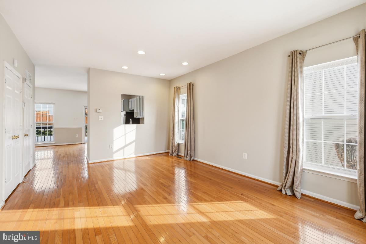 12827 HUNTERBROOK DR, WOODBRIDGE, Virginia 22192, 3 Bedrooms Bedrooms, 11 Rooms Rooms,2 BathroomsBathrooms,Residential,For sale,12827 HUNTERBROOK DR,VAPW2108156 MLS # VAPW2108156 12827 HUNTERBROOK DR, WOODBRIDGE, Virginia 22192, 3 Bedrooms Bedrooms, 11 Rooms Rooms,2 BathroomsBathrooms,Residential,For sale,12827 HUNTERBROOK DR,VAPW2108156 MLS # VAPW2108156