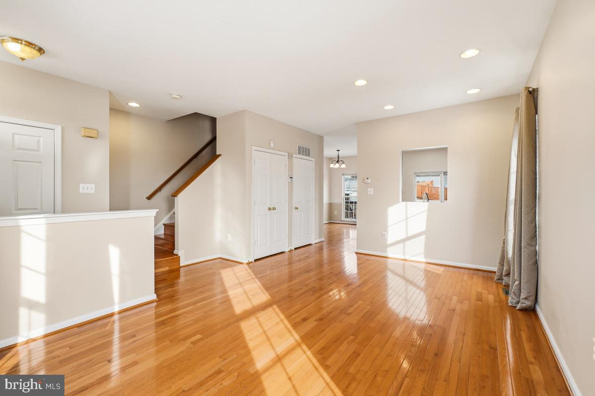 12827 HUNTERBROOK DR, WOODBRIDGE, Virginia 22192, 3 Bedrooms Bedrooms, 11 Rooms Rooms,2 BathroomsBathrooms,Residential,For sale,12827 HUNTERBROOK DR,VAPW2108156 MLS # VAPW2108156 12827 HUNTERBROOK DR, WOODBRIDGE, Virginia 22192, 3 Bedrooms Bedrooms, 11 Rooms Rooms,2 BathroomsBathrooms,Residential,For sale,12827 HUNTERBROOK DR,VAPW2108156 MLS # VAPW2108156