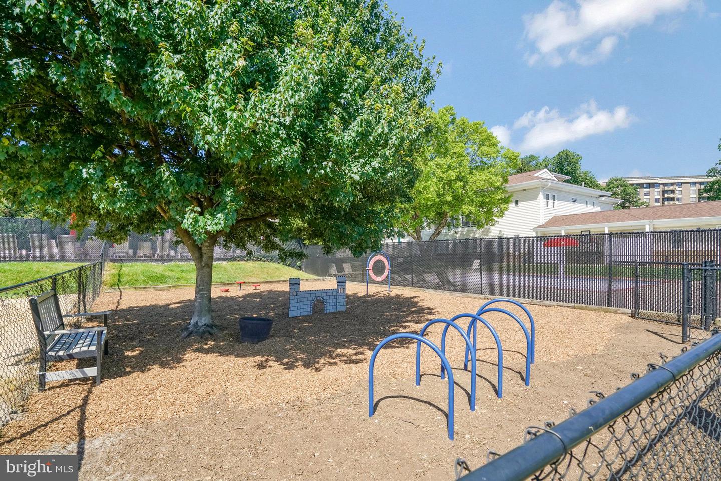 1931 WILSON LN #201, MCLEAN, Virginia 22102, 1 Bedroom Bedrooms, ,1 BathroomBathrooms,Residential,For sale,1931 WILSON LN #201,VAFX2280854 MLS # VAFX2280854