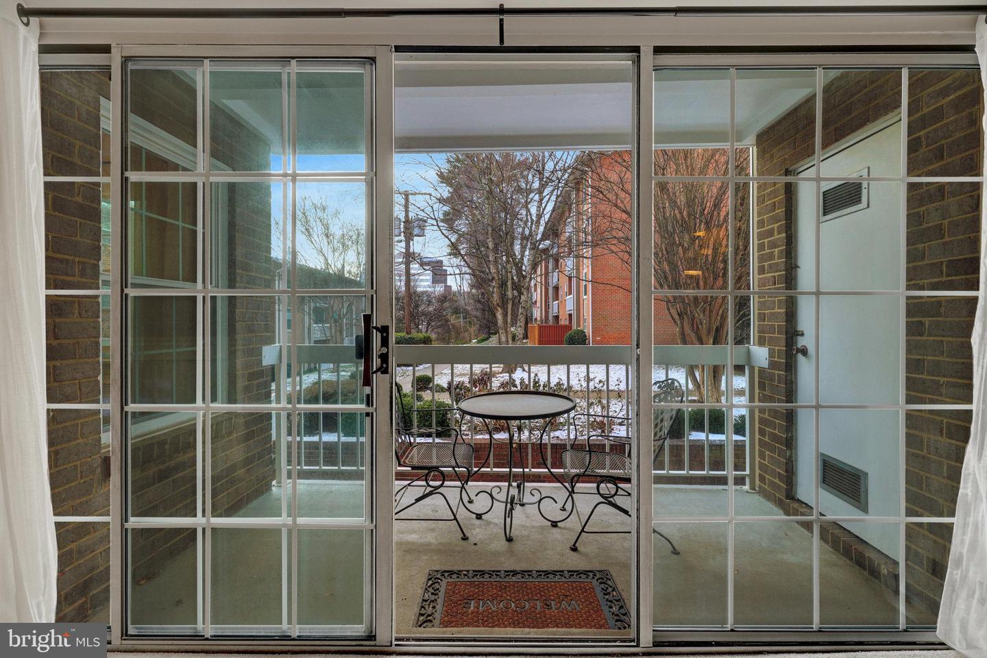 1931 WILSON LN #201, MCLEAN, Virginia 22102, 1 Bedroom Bedrooms, ,1 BathroomBathrooms,Residential,For sale,1931 WILSON LN #201,VAFX2280854 MLS # VAFX2280854