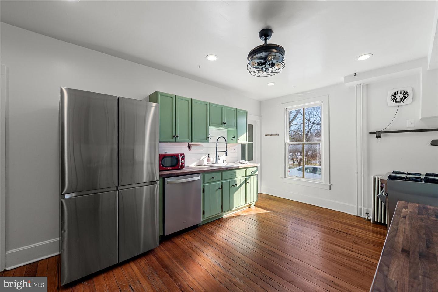 10 NEW CUT RD, ROUND HILL, Virginia 20141, 3 Bedrooms Bedrooms, ,2 BathroomsBathrooms,Residential,For sale,10 NEW CUT RD,VALO2111866 MLS # VALO2111866 10 NEW CUT RD, ROUND HILL, Virginia 20141, 3 Bedrooms Bedrooms, ,2 BathroomsBathrooms,Residential,For sale,10 NEW CUT RD,VALO2111866 MLS # VALO2111866